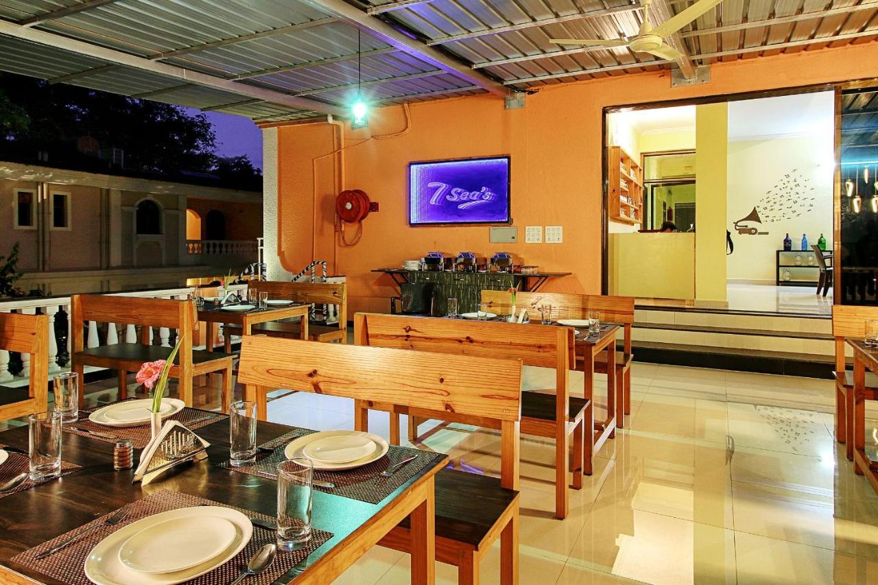 Hotel 7 Seas Vagator Bagian luar foto