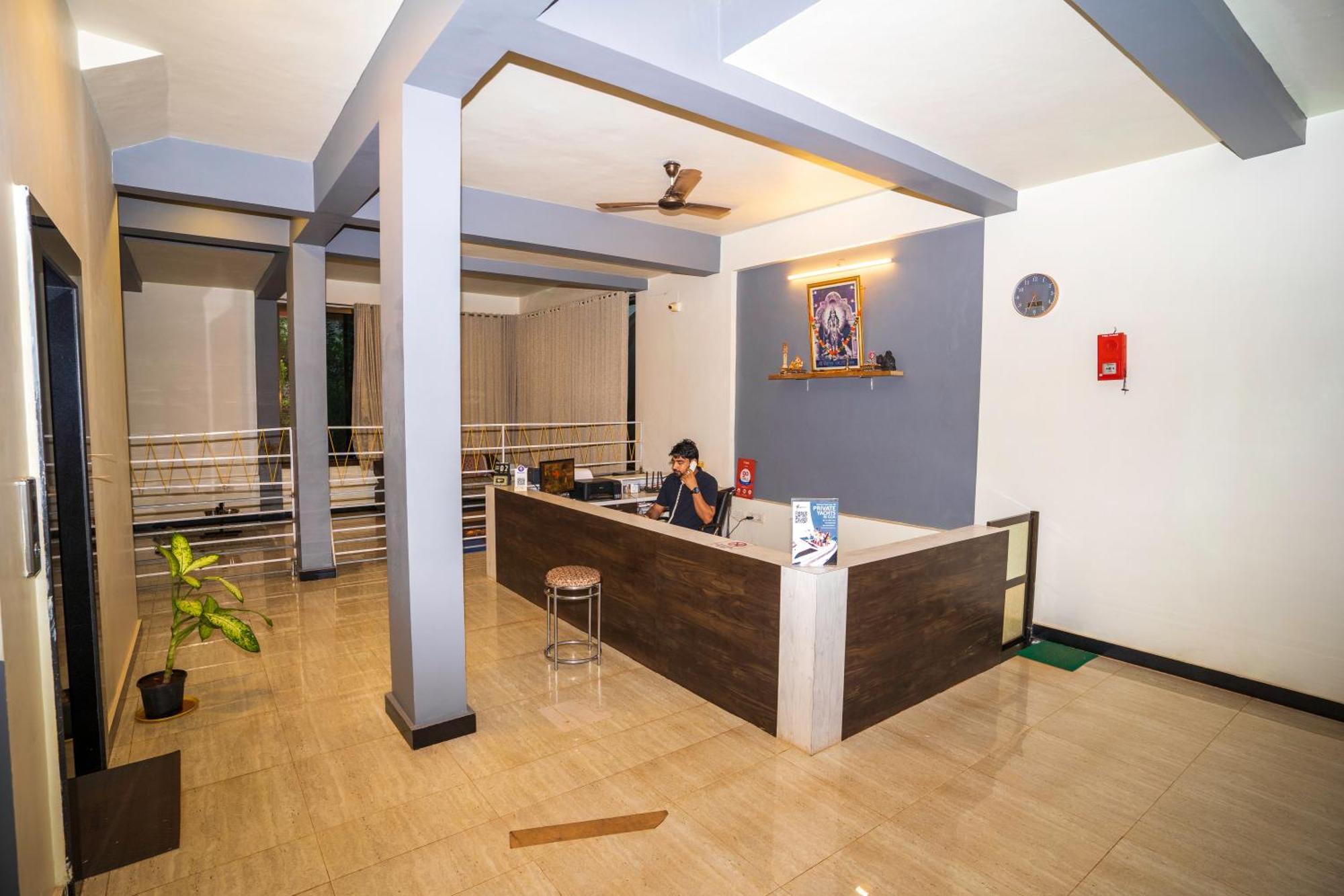 Hotel 7 Seas Vagator Bagian luar foto