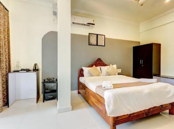 Hotel 7 Seas Vagator Bagian luar foto