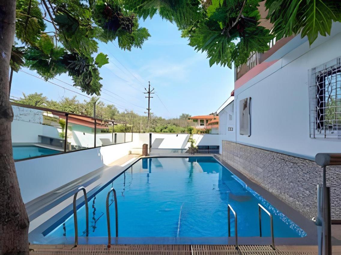Hotel 7 Seas Vagator Bagian luar foto